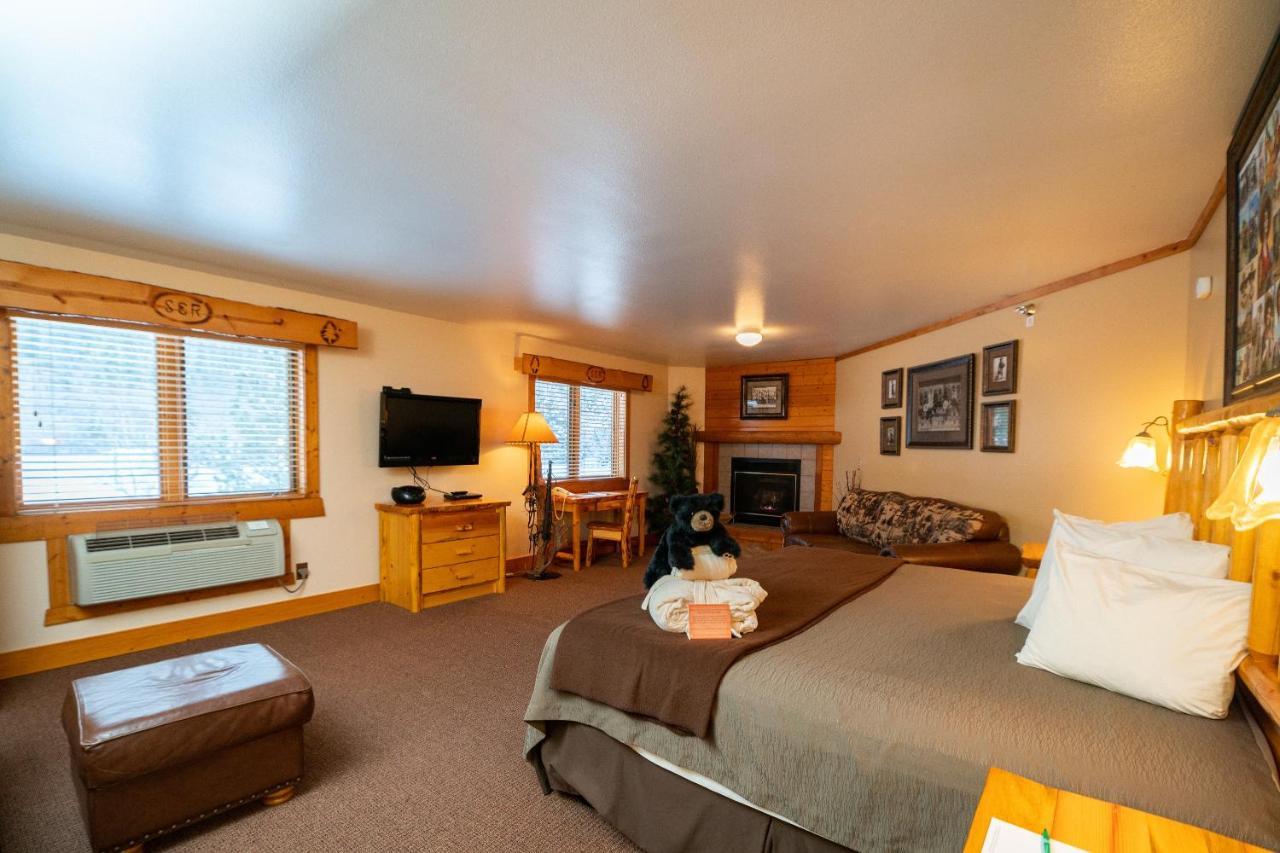 Spearfish Canyon Lodge Экстерьер фото