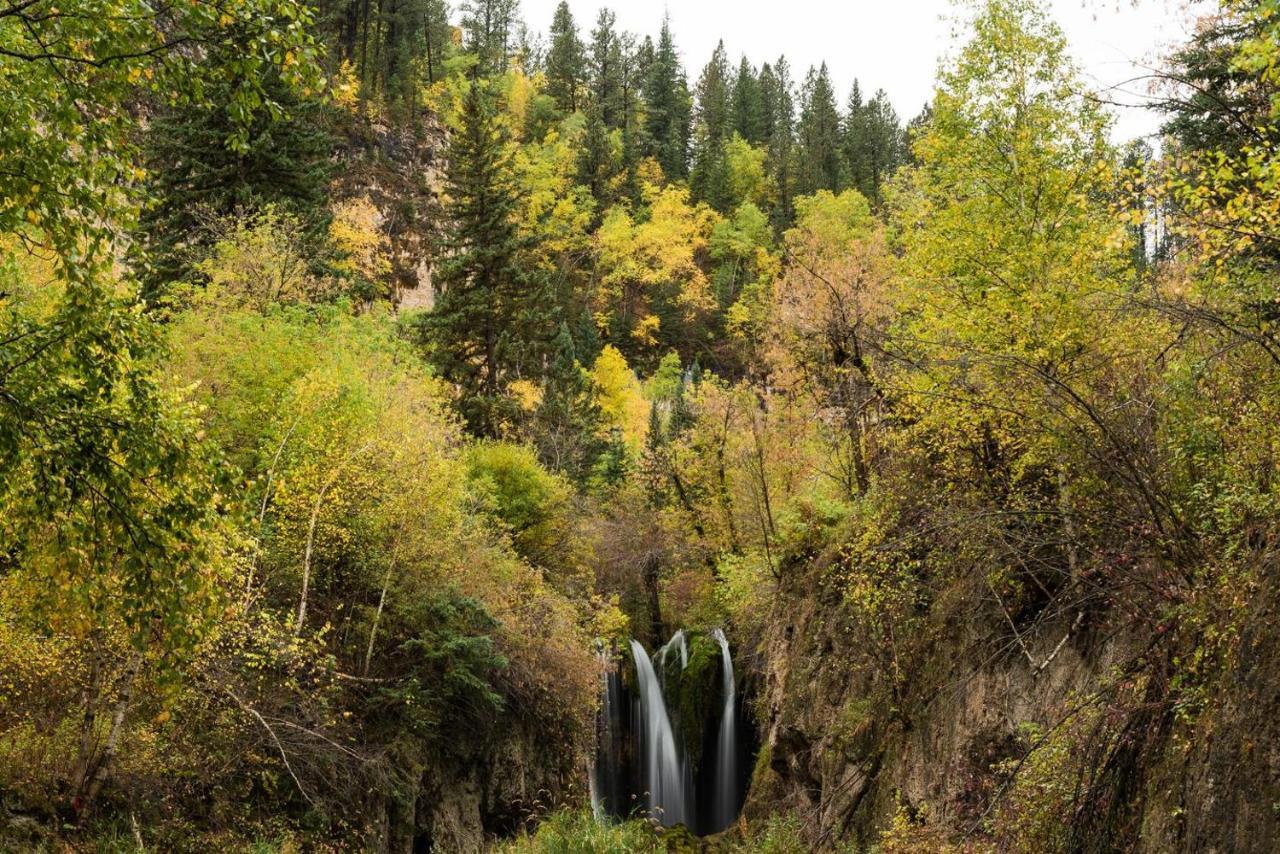 Spearfish Canyon Lodge Экстерьер фото
