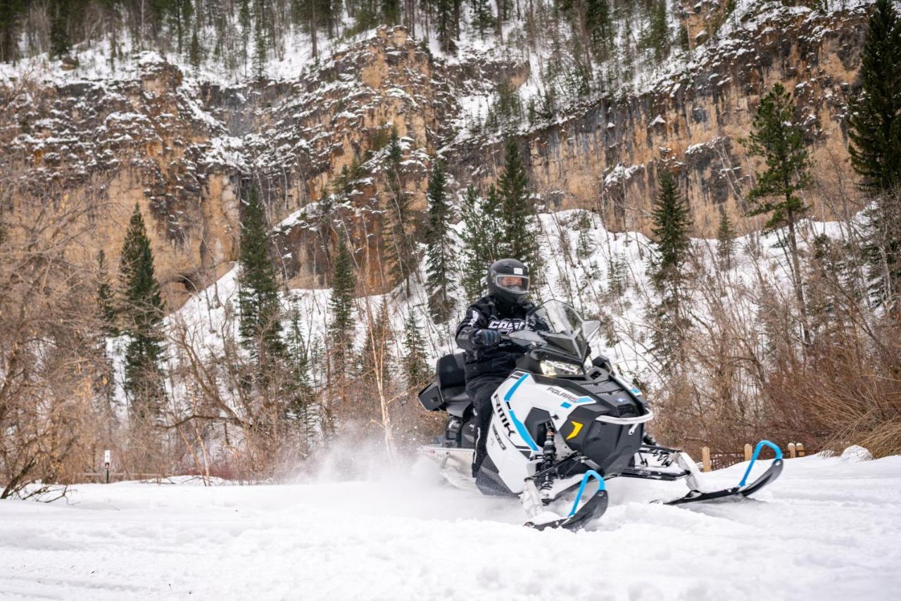 Spearfish Canyon Lodge Экстерьер фото